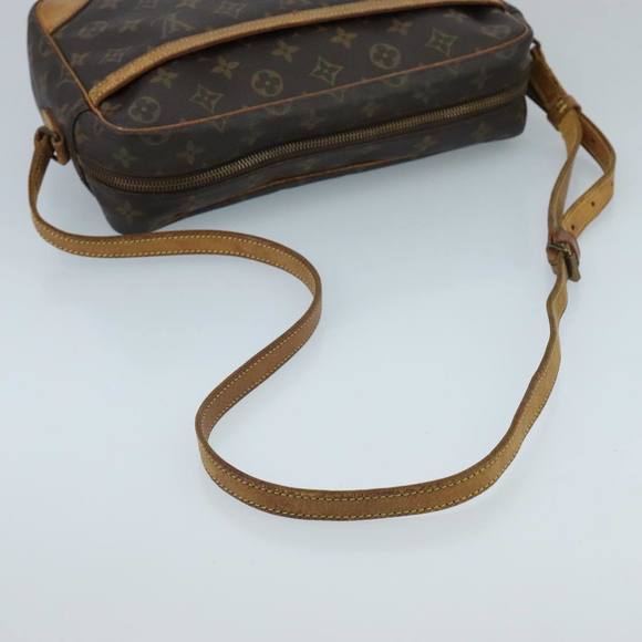 LOUIS VUITTON Monogram Trocadero 30 Shoulder Bag M51272 LV Auth 98338 - Picture 6 of 16